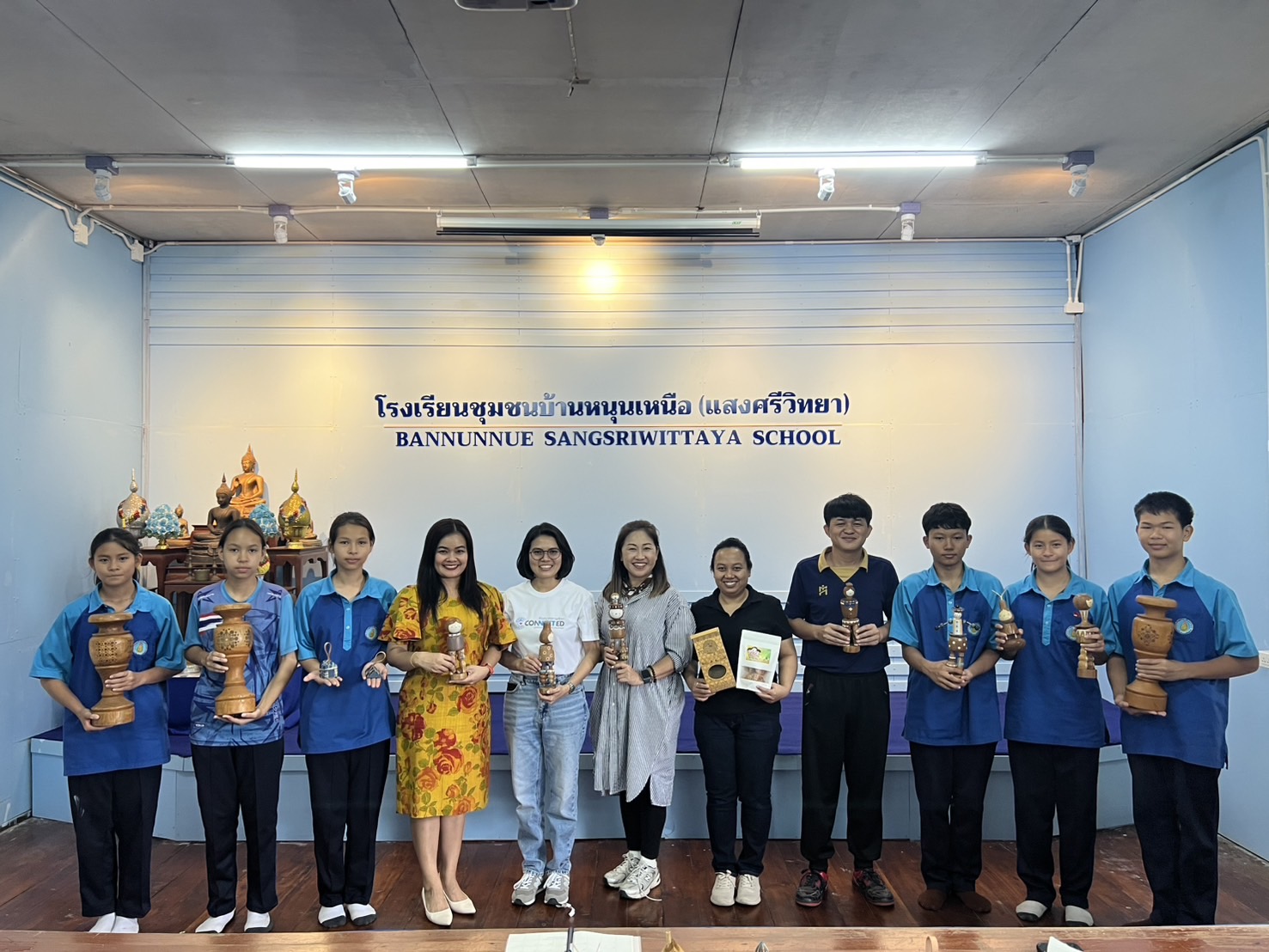 TU-IPI ร่วมกับ ผศ.ศรีชนา เจริญเนตร อาจารย์ประจำคณะศิลปกรรมศาสตร์ มหาวิทยาลัยธรรมศาสตร์ และบริษัท ไทยเบฟเวอเลจ จำกัด (มหาชน) ลงพื้นที่สำรวจข้อมูล ภายใต้โครงการคลินิคเทคโนโลยี ณ โรงเรียนชุมชนบ้านหนุนเหนือ (แสงศรีวิทยา) ตำบลบ้านหนุนเหนือ อำเภอสอง จังหวัดแพร่